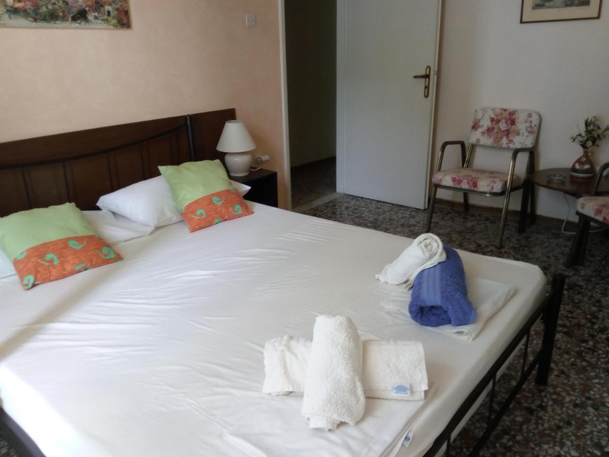 Agnes Rooms Kini Bagian luar foto